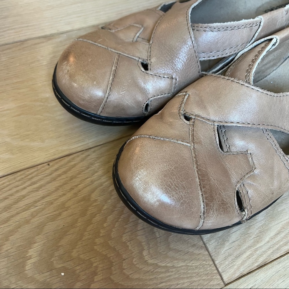 Clarks Slip-on Tan Shoes - Picture 3 of 7